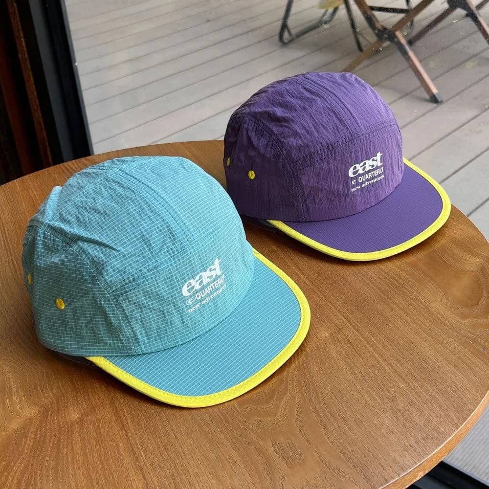 East Letter-Printed Quick-Drying Five-Panel Camping Hat, Lightweight Mesh Sun Hat for Men and Women, Versatile Short-Brimmed Workwear Baseball Cap for Outdoor Running, Hiking, and Fishing
