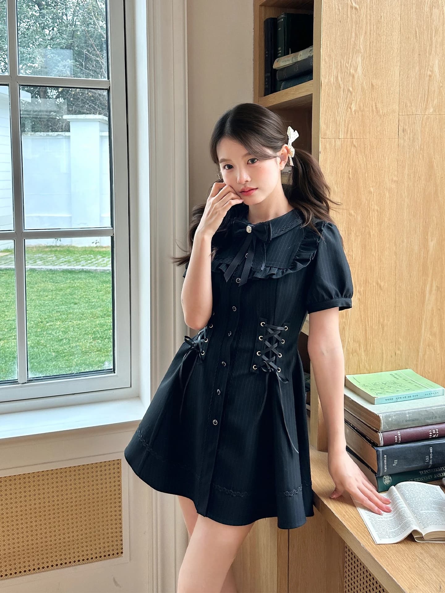 Abito da donna stile JK Tokyo Seasonal Record, nuovo, nero, elegante e fresco, con un tocco di raffinatezza, vestito estivo con vita aderente.