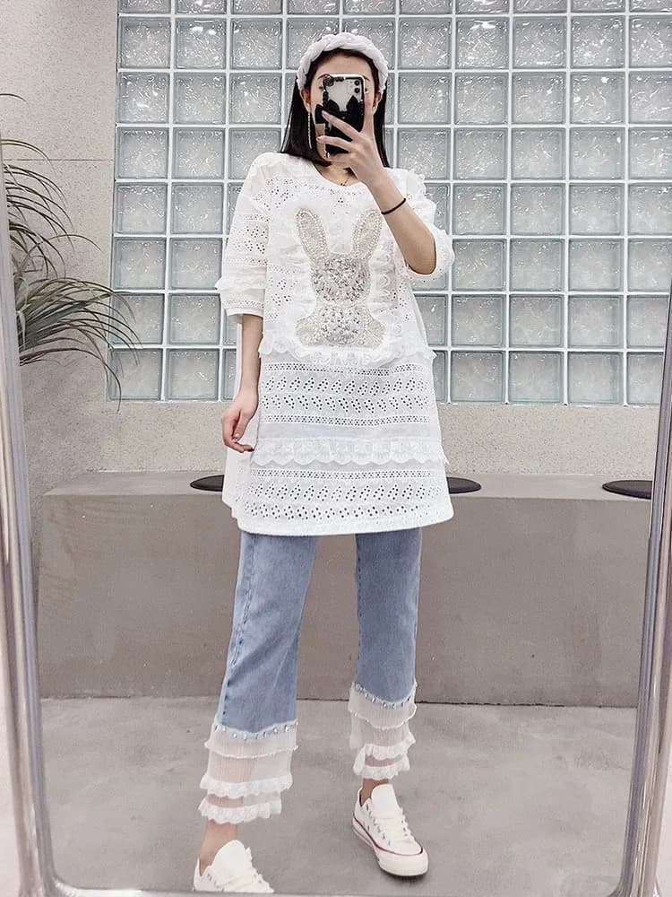 Set di jeans con spacco laterale e rete multistrato di media lunghezza in pizzo cavo con diamanti luminosi e girocollo in stile coreano