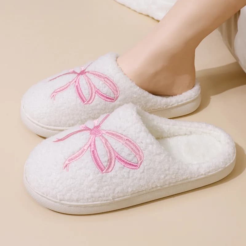 Pantofole in peluche ricamate con fiocco rosa per donna Comode pantofole invernali soffici e calde Scarpe da casa per interni bianche antiscivolo da donna