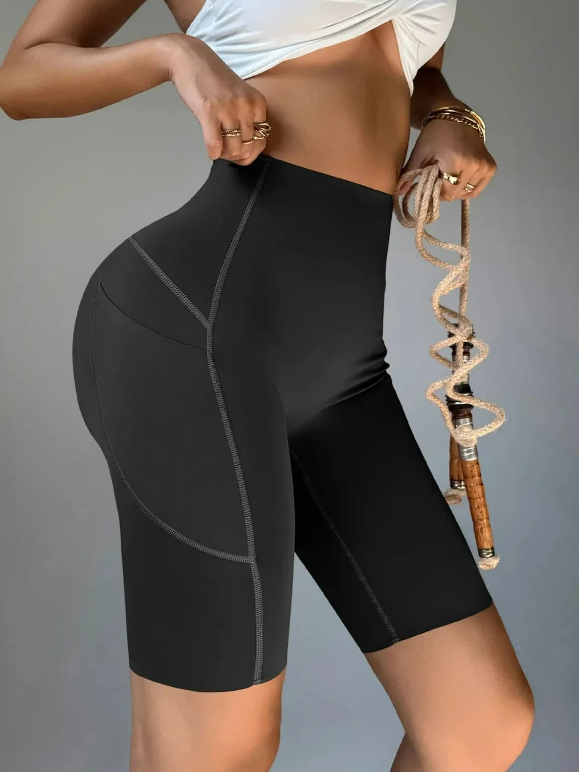 Pantaloncini da Yoga a Vita Alta da Donna con Tasche, Collezione Estate 2026, Sexy e Casual, per Ciclismo, Palestra e Fitness