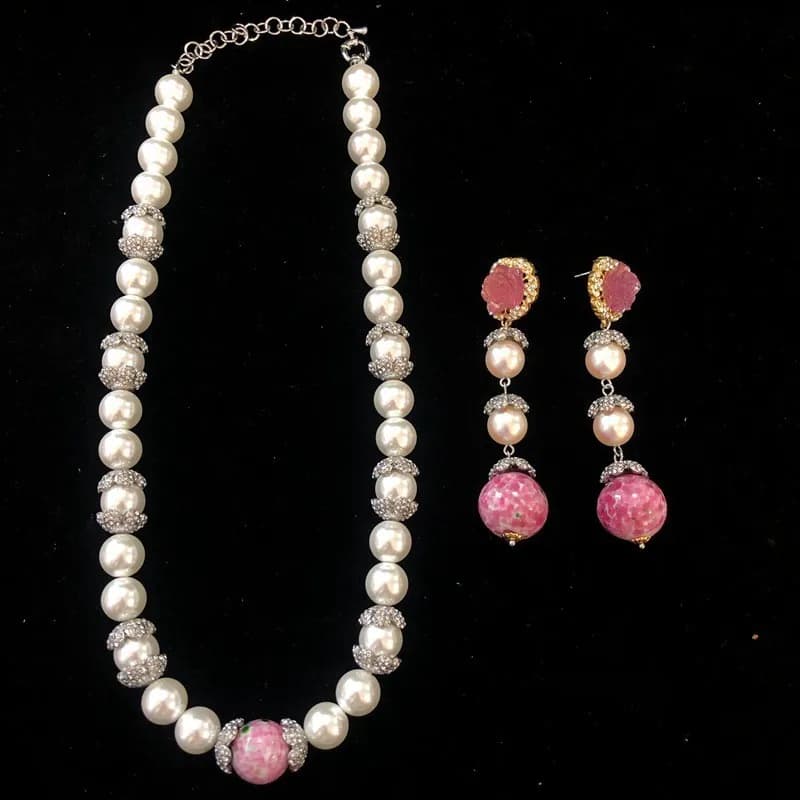 Collana di perle in vetro con imitazione di perle di diamante, gioielli con perle rosa, orecchini pendenti con perline rosa.