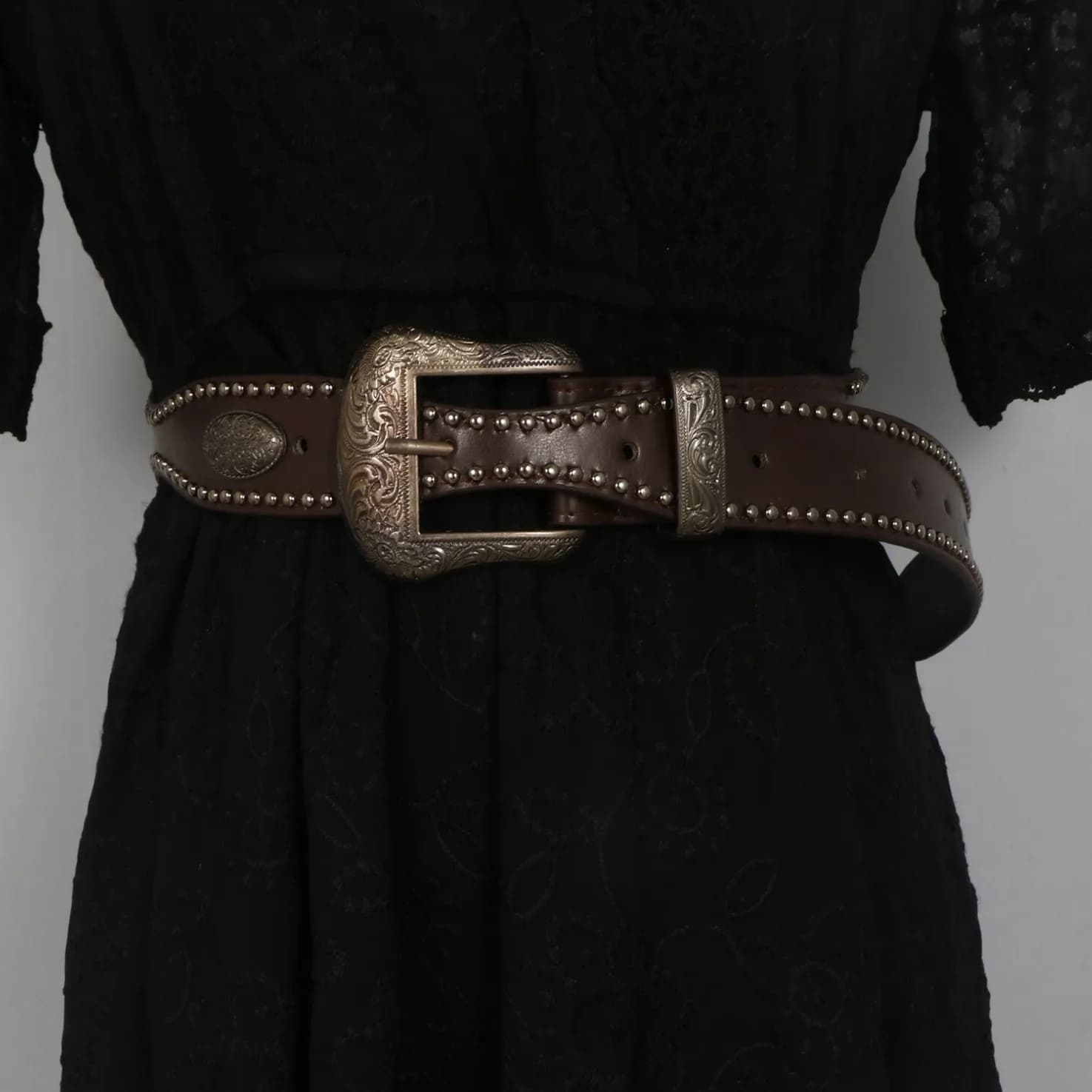 Western cowboy style metal buckle PU leather belt for women's retro rivet decoration needle buckle wide belt