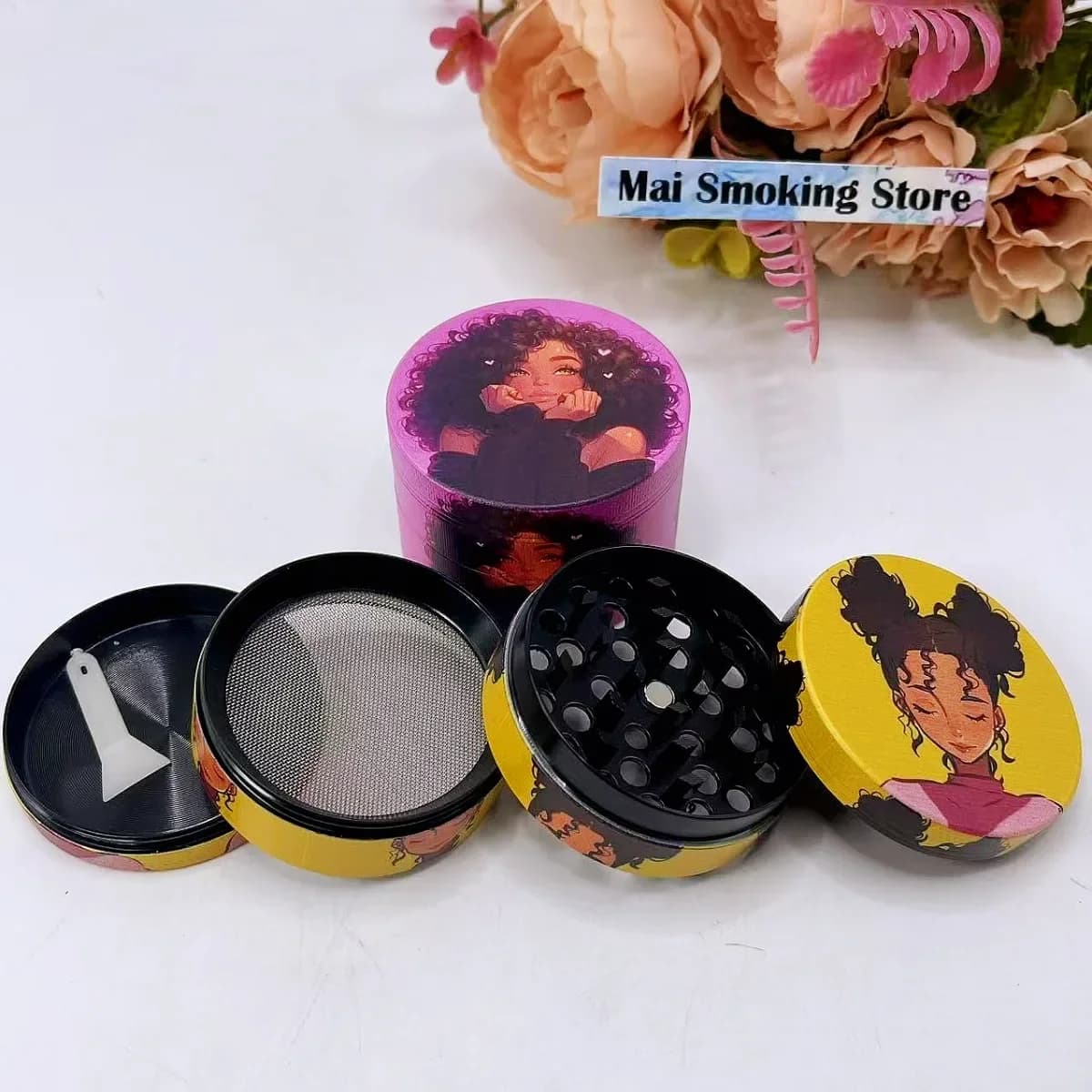 Smerigliatrice per erbe per ragazza da 2 pollici Cartoon 4 strati Manuale Macinapepe per spezie Malta per spezie Erba Smerigliatrice per tabacco grezzo Strumento per fumatori di sigarette