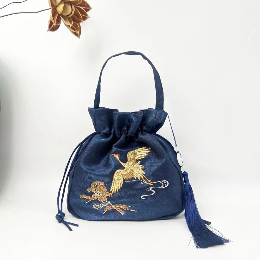 Borsa con coulisse ricamata in stile etnico Borsa a secchiello con fiori in raso di seta Borsa in stile cinese Accessori Hanfu in stile antico