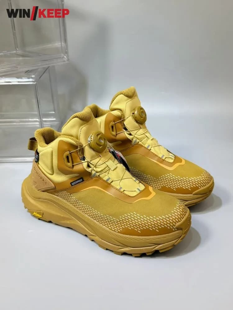Nuovi uomini all'aperto Lady Button Keep Warm Sneakers High Top Hiking Scarpe da campeggio antiscivolo Stivali da neve sportivi da trekking resistenti all'usura