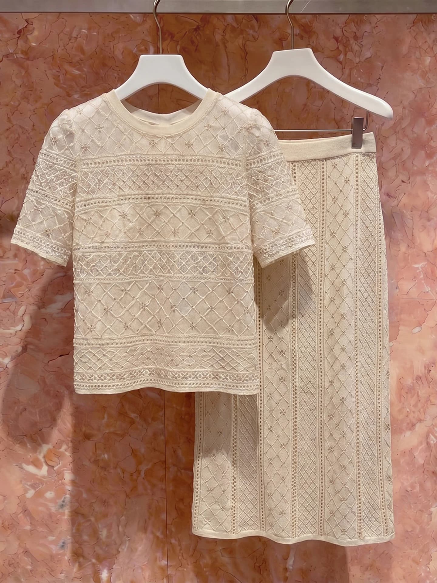 High-End Knitted T-Shirt And Skirt Set Summer Collection Fashionable Commute Style Short Sleeve round Neck Polyester Fiber