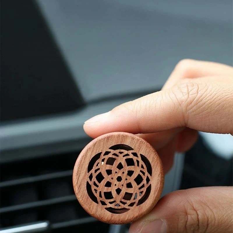 Car Aromatherapy Clip New Wooden Car Diffuser Rosewood Carved Aromatherapy Exquisite Car Air Freshener Auto Decoration
