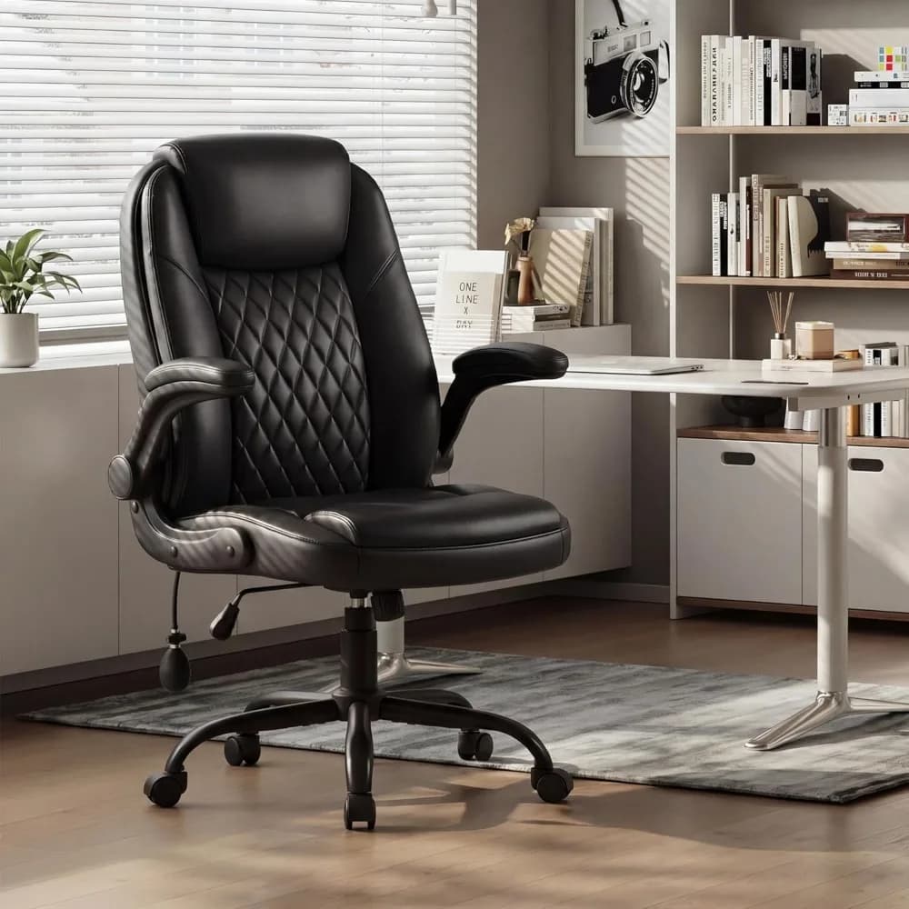 Sedia da ufficio ergonomica in pelle con supporto lombare regolabile, cuscino spesso e braccioli ribaltabili per casa, ufficio e gaming