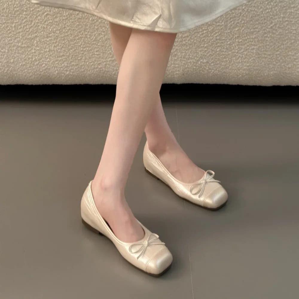 Flat Shoes for Women Spring and Autumn 2026 New Square Toe Bow Shallow Square Solid Color Large Size Loafers Ladies Shoes