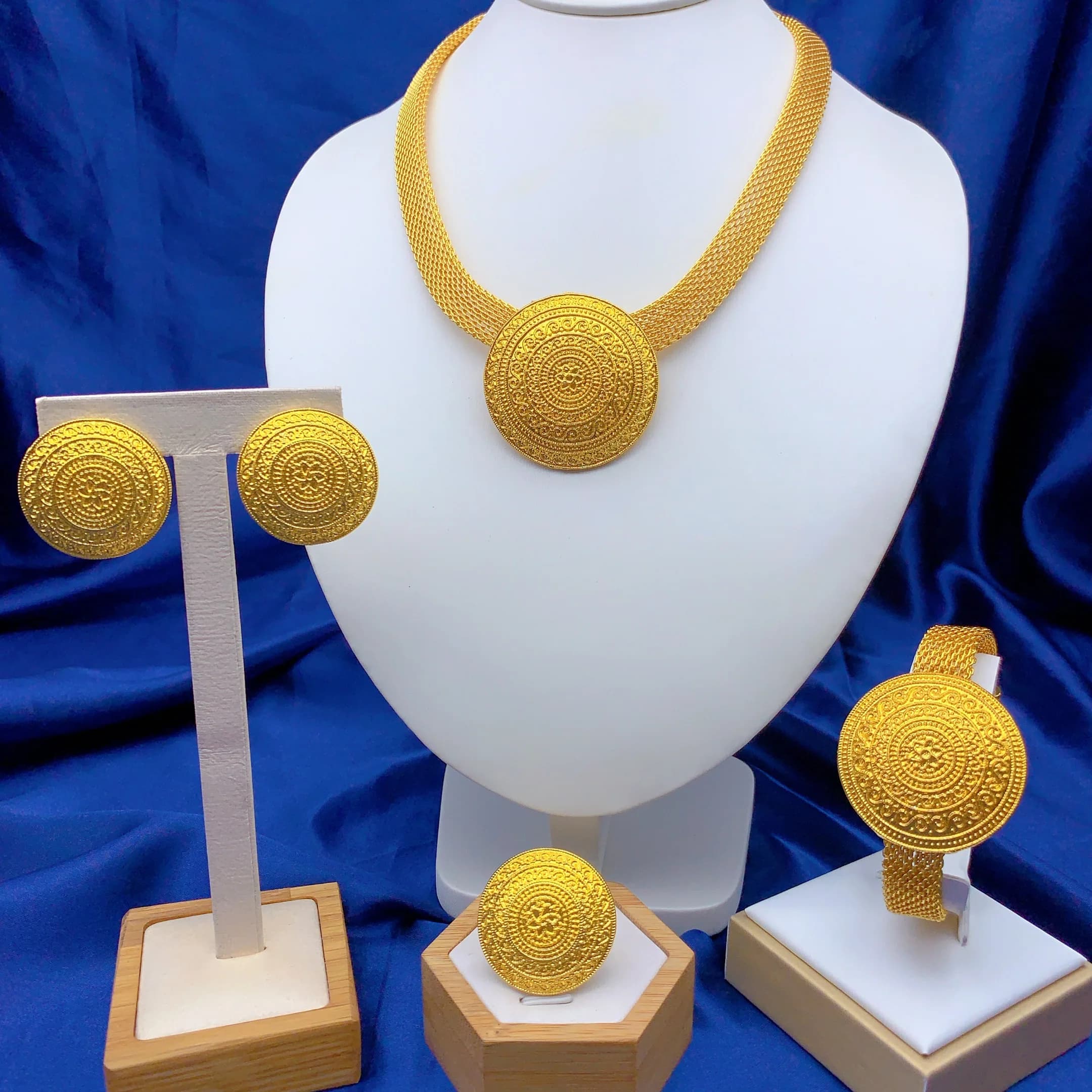 Set di Gioielli Placcati in Oro 24K Dubai con Ciondolo Rotondo per Donne, Collana, Orecchini, Bracciale, Anello, Regali per Matrimoni Africani e Feste