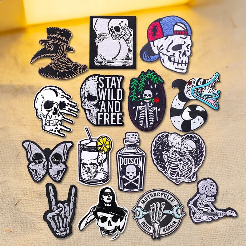 Patch Ricamate a Forma di Bottiglia, Farfalla, Teschio Animale, da Cucire e Termoadesive per Abbigliamento, Serie Punk, per Jeans, Cappelli, Fai da Te