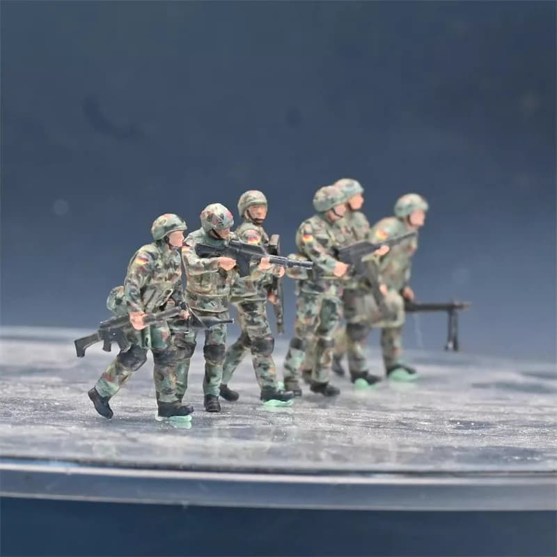 Modellino in Resina 1:72, 6 Pezzi, Soldati Tedeschi Moderni Dipinti, Action Figure, Accessorio per Scene Fai-da-Te, Collezione, Esposizione, Giocattoli per Appassionati