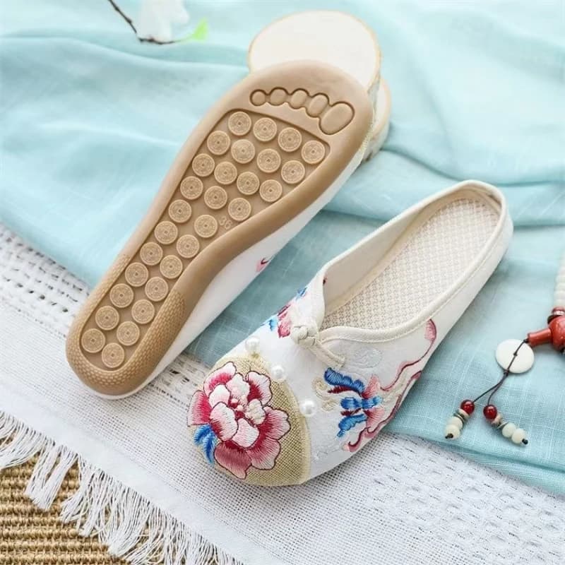 2024 Women's Chinese Traditional Flat Sole Embroidered Floarl Slipper Soft Sole Non Slip Round Toe Ethnic Style Canvas Slippers
