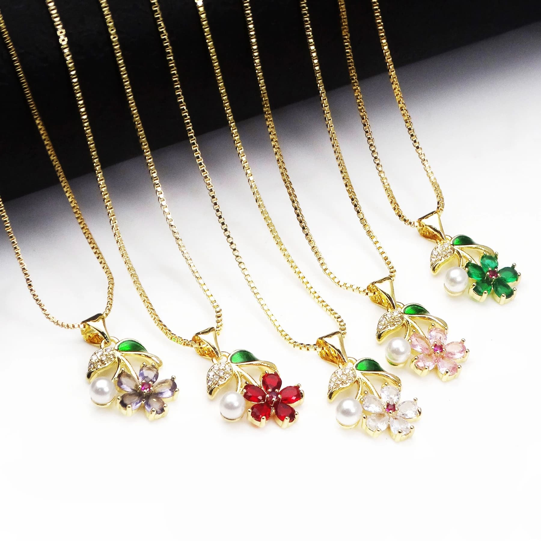 Micro Zircon Five Petal Flower Pendant necklace Camellia pendant Pearl Petal Pendant necklace copper chain jewelry necklace