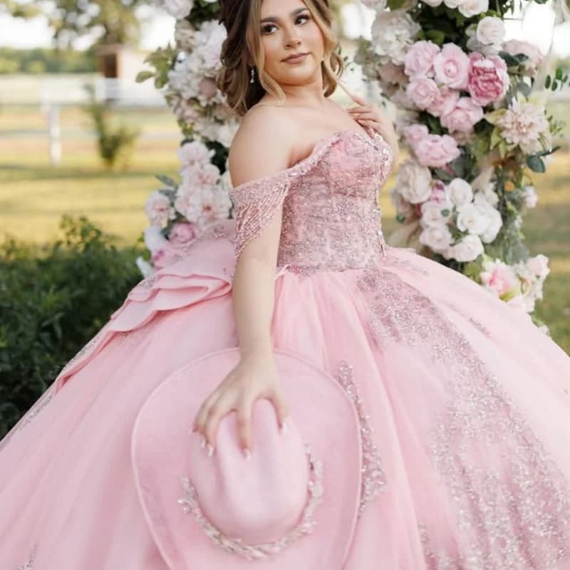 Abiti Quinceanera rosa lucido personalizzati con spalle scoperte decalcomania con paillettes Tull Coda lunga con fiocco Vestido 15 Quinceanera