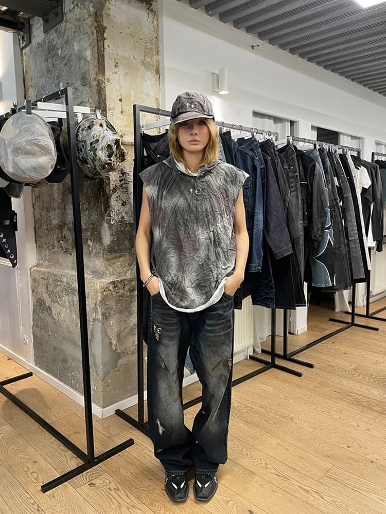 Thug Club Vintage Metal Buttoned Jeans Men Women Straight Leg Mud Dyeing Faded Casual Wear All Seasons Loose Fit Long Trousers