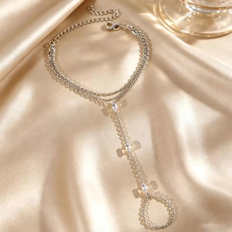 Bracciale con grande anello in cristallo dorato per donna, catena da polso regolabile, catena da mano audace, gioiello per eventi serali