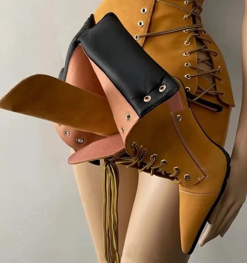 Tacchi gladiatore Patchwork Stivali stringati anteriori Stivaletti a spillo con punta a punta Scarpe firmate di lusso da donna Zapatos De Mujer moderni