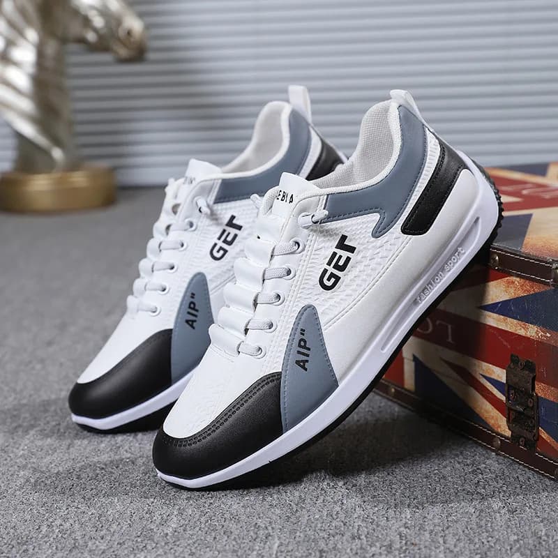 Men's Slip-On Running Shoes Leather Surface Breathable Sporty Casual White Sneakers Thick Bottom for Spring Season