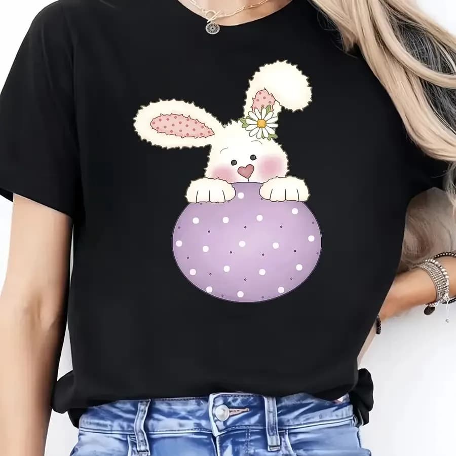 【Nuovo stile】T-shirt casual da donna e da uomo con coniglietto pasquale che spunta fuori da un fiore a margherita che si affaccia da un'uovo a pois, girocollo, simpatico tema pasquale