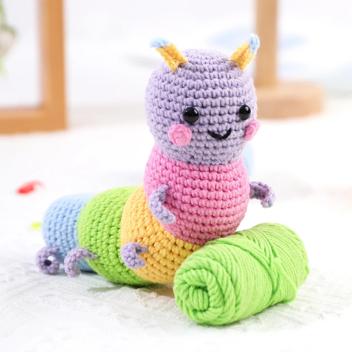 Set di kit per uncinetto per bambole colorate Caterpillar - Materiali artigianali fatti a mano fai-da-te per creare simpatici giocattoli morbidi