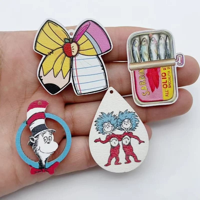 10Pcs Printed Wooden Pendants Cute Cartoon Pattern Wood Charms Stationery Fish Can Design DIY Handmade Earring Keychain Accessor