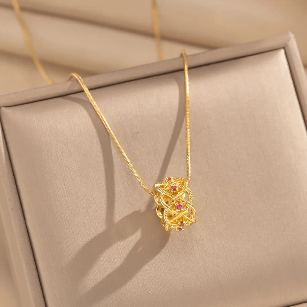 Hollow Waist-shaped Zircon Necklace, Sparkling Clavicle Chain, Fresh & Simple Barrel Pendant