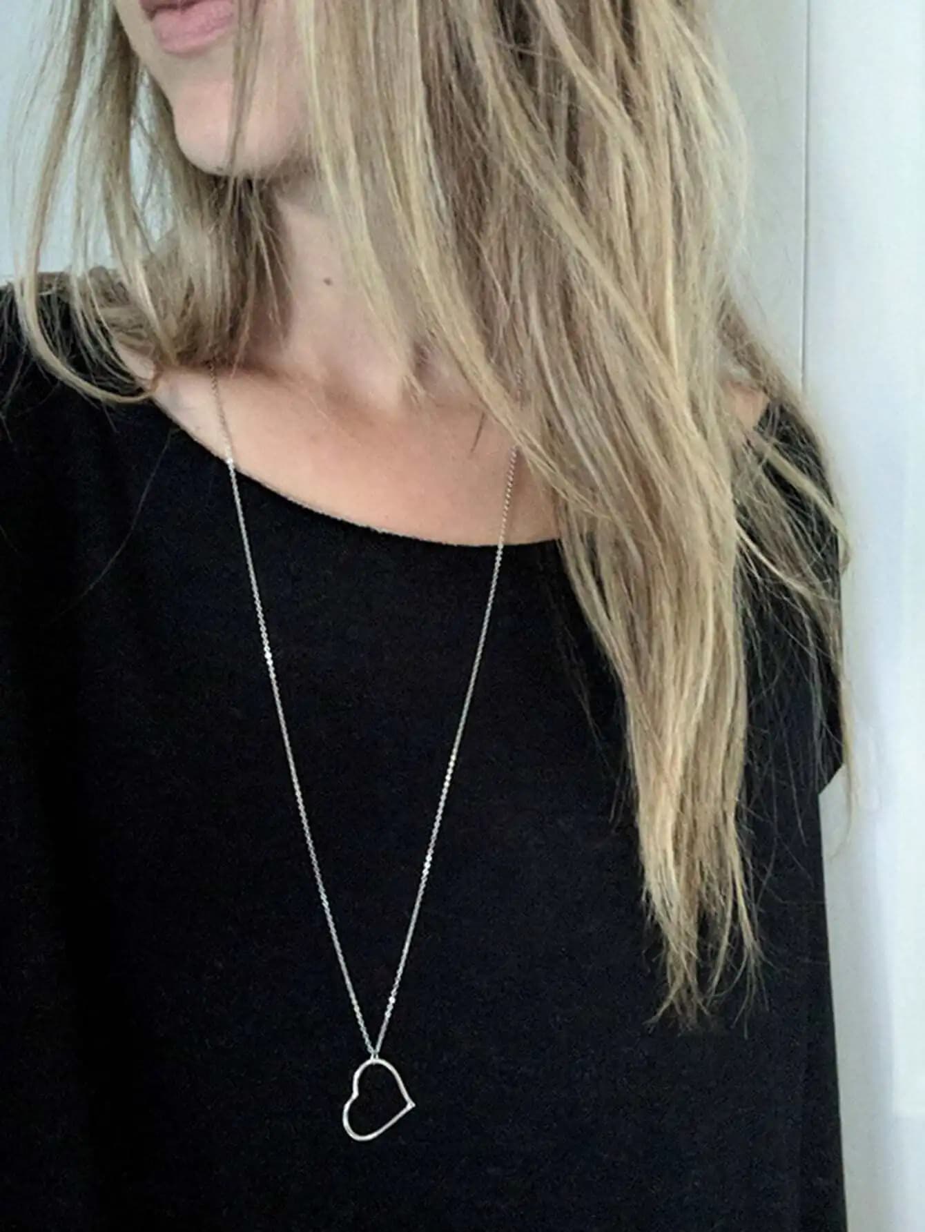 Minimalist Hollow Out Heart Shaped Pendant Necklace For Women, Long Sweater Chain, Brand New