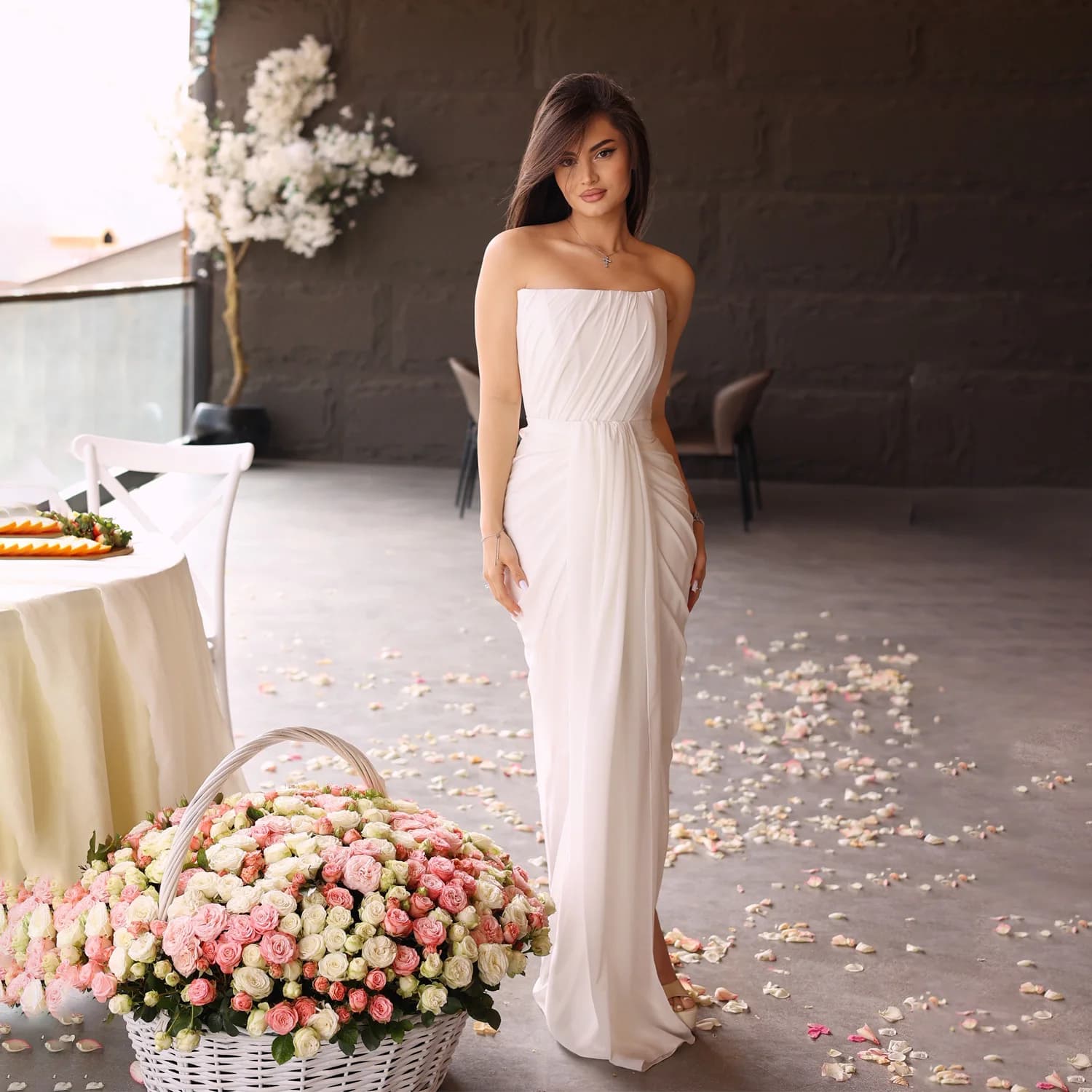 White Mermaid Wedding Dresses Strapless Pleated Side Slit Bridal Dress Formal Long Wedding Chiffon Prom Gowns Customized