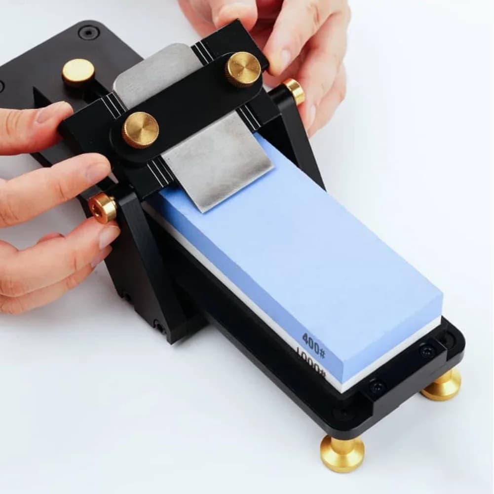 Fixed Angle Clamp Sharpening Tool with Smooth Linear Guide Rail for Precise Adjustment of Grinding Angles on Kitchen Knives