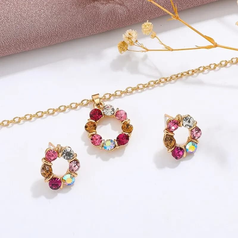 Set di 3 Pezzi: Collana e Orecchini in Oro per Donna, Stile Semplice e alla Moda, Gioielli Raffinati con Diamanti in Vetro Colorato a Forma di Cerchio