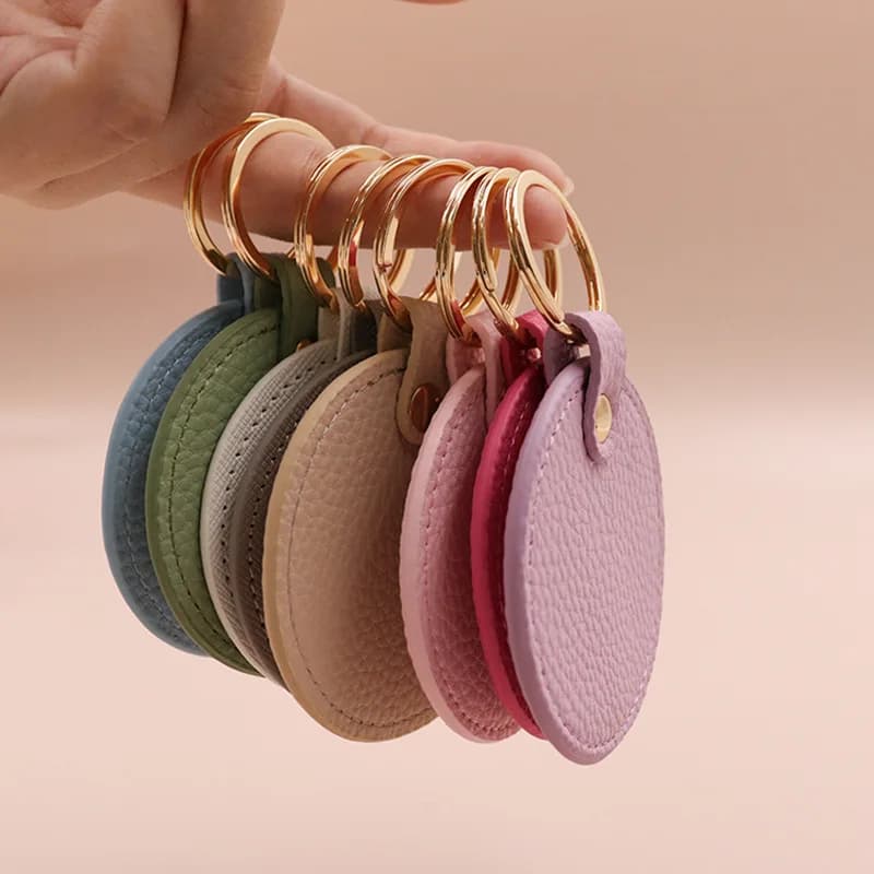 Custom Circle Keychain with Laser Engraving Logo PU Leather Round Keychain Customize Name Room Number Car Keychain Bag Pendant