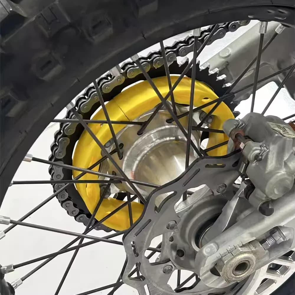 Protezione Catena e Guida Catena Ruota Posteriore per Moto da Cross Fantic Motard XM XMF XE XEF TZ
