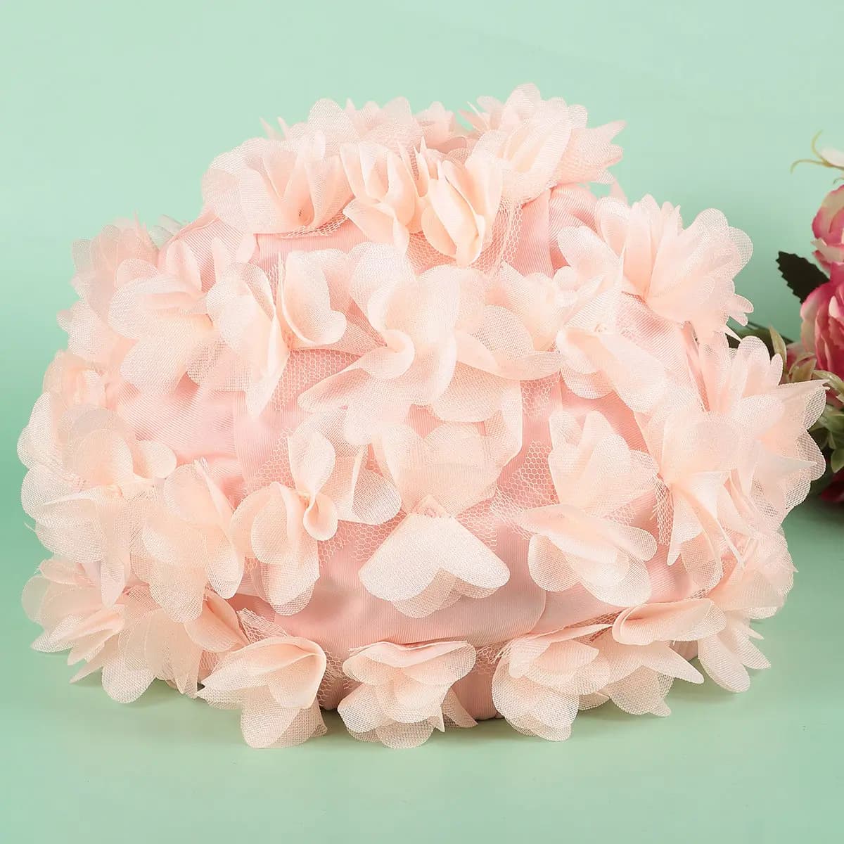 1 piece Women's swim cap with 3D flower, light, with ear protection, comfortable, summer fashion accessory for the beach, pink