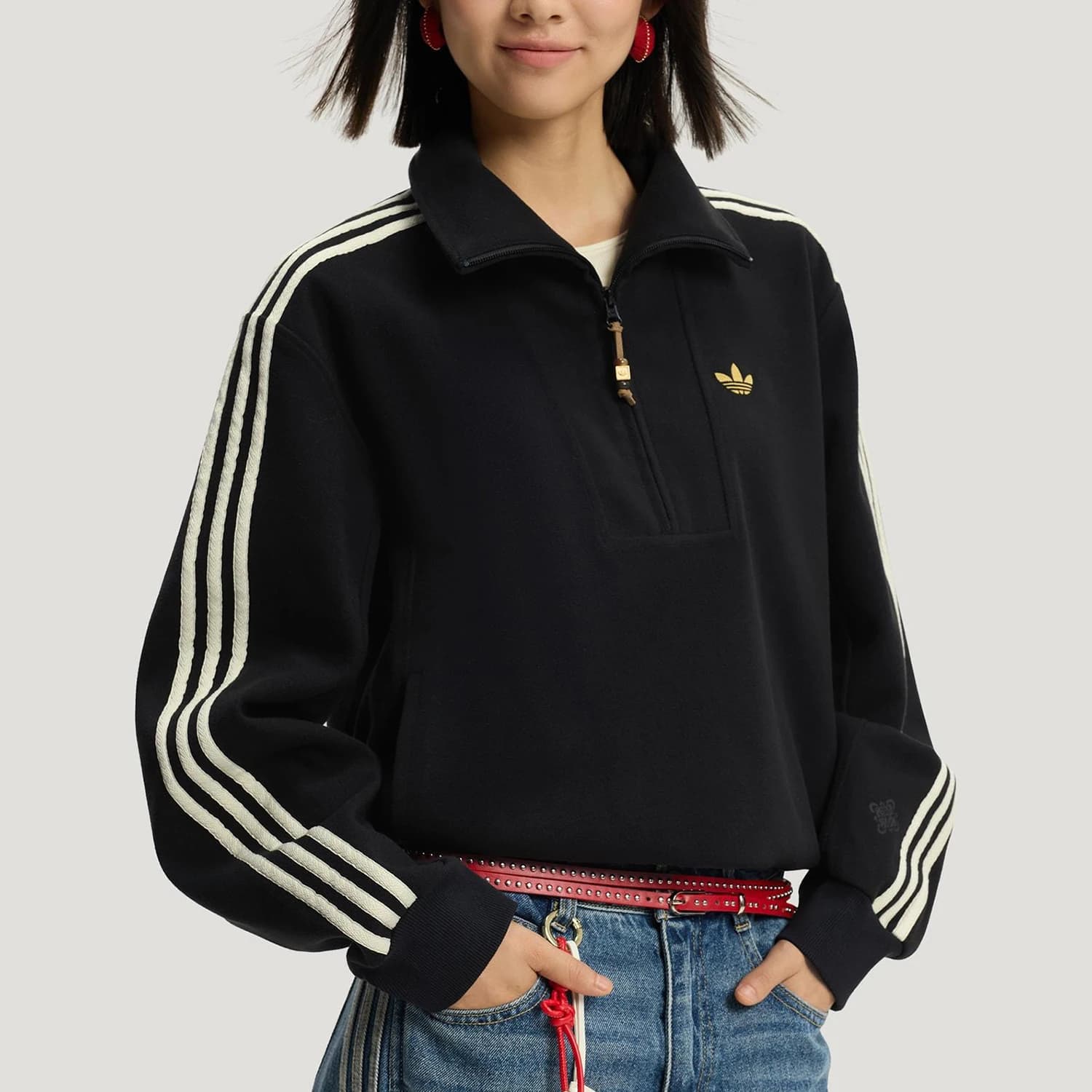 Felpa corta con cappuccio Adidas Authentic Three Leaves da donna per il Capodanno KT3135
