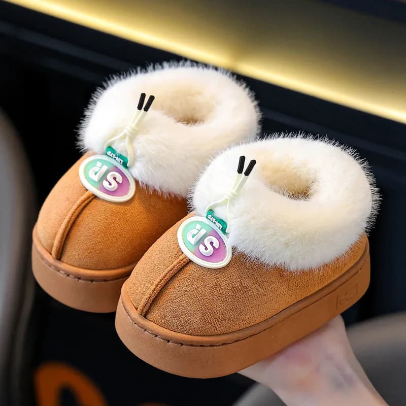 Scarpe in cotone moda invernale per bambini Cartoon suola morbida calda antiscivolo ragazze casa all'aperto ragazzi scarpe in cotone di lana con suola spessa
