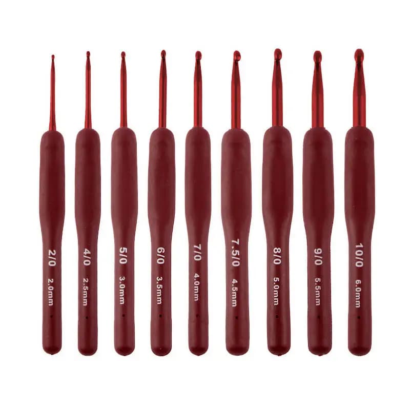 Set di 9 uncinetti rossi con manico in silicone, misure 0.6-2.75mm, per maglieria e cucito