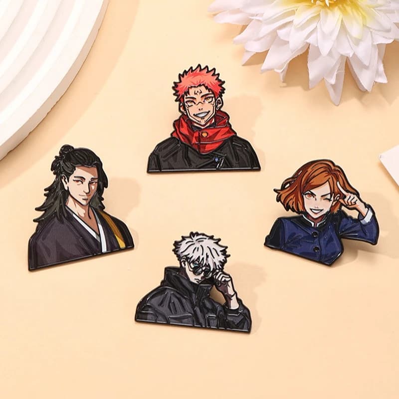 4 pezzi di spille creative a tema anime Jujutsu Kaisen, simpatiche spille con Gojo Satoru e Itadori Yuji, per zaino, camicia, vestiti, accessori gioiello, idee regalo.
