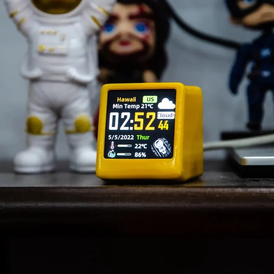 Super cool Mini WiFi digital table weather clock station with IPS LCD screen gadget for decoration