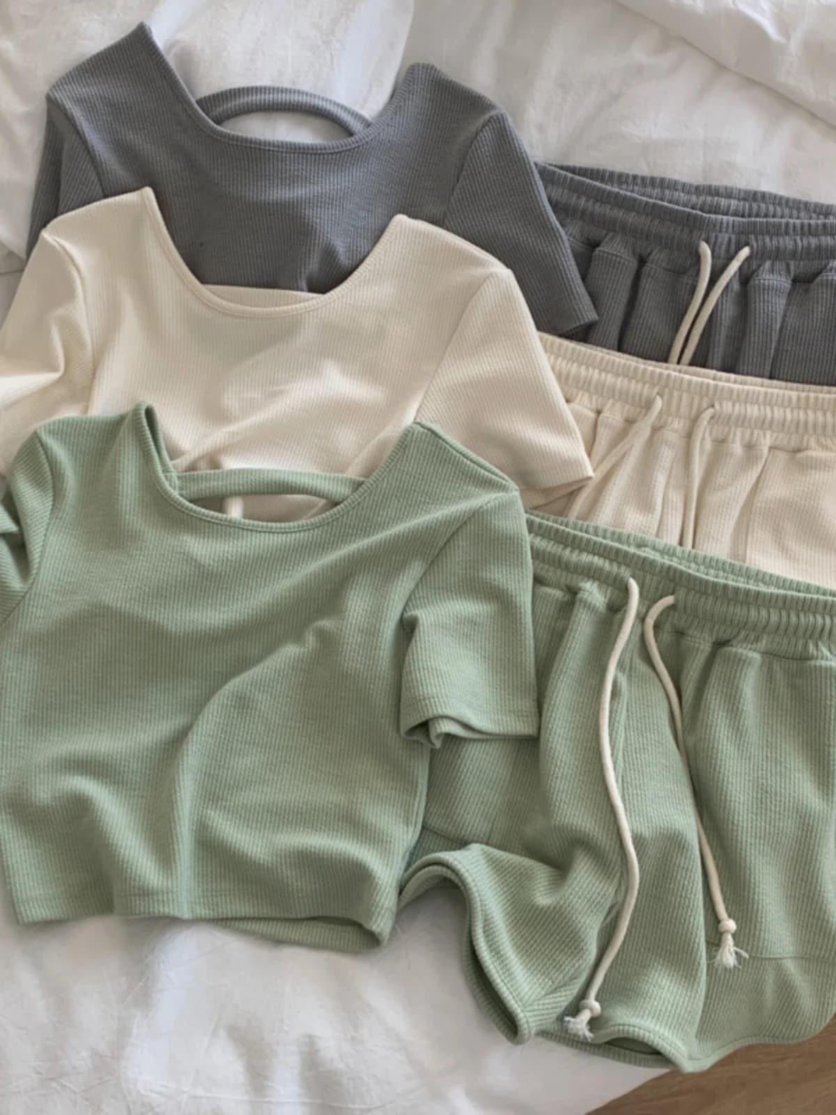 Completo Sportivo Casual da Donna: T-Shirt a Maniche Corte e Pantaloncini con Elastico in Vita, Set Due Pezzi, Abbigliamento Estivo Trendy per Studentesse