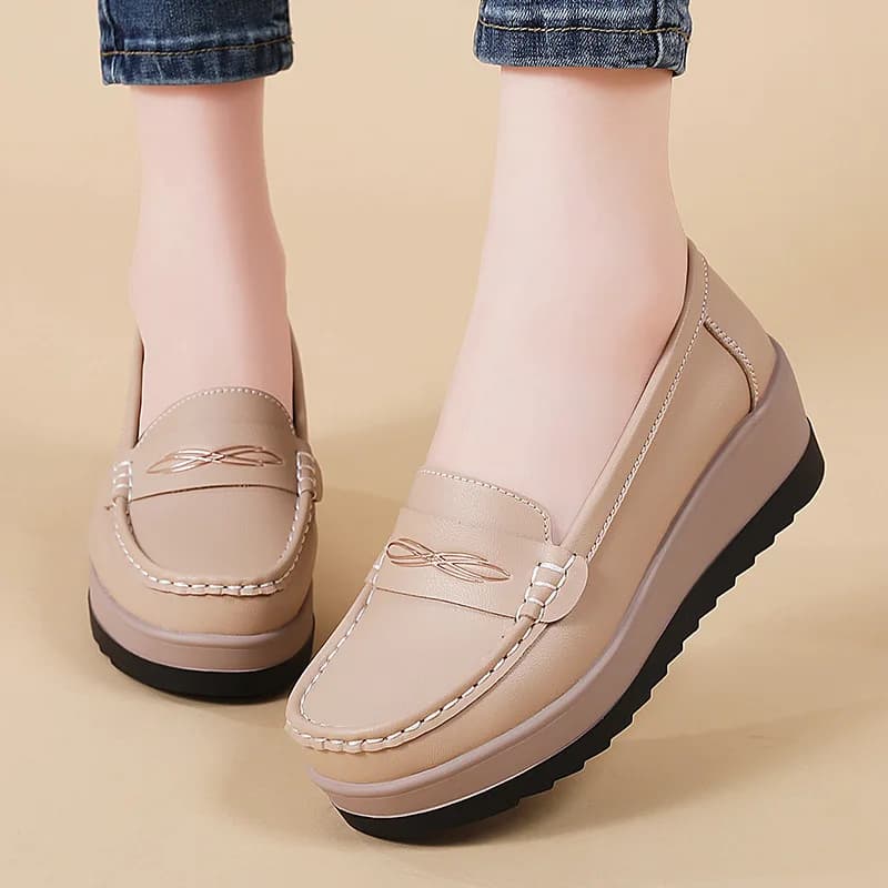 All Match Comfortable Breathable Shallow Flats Women's Loafers Spring Autumn 2026 Women's Soft leather Shoes Driving Moccasins