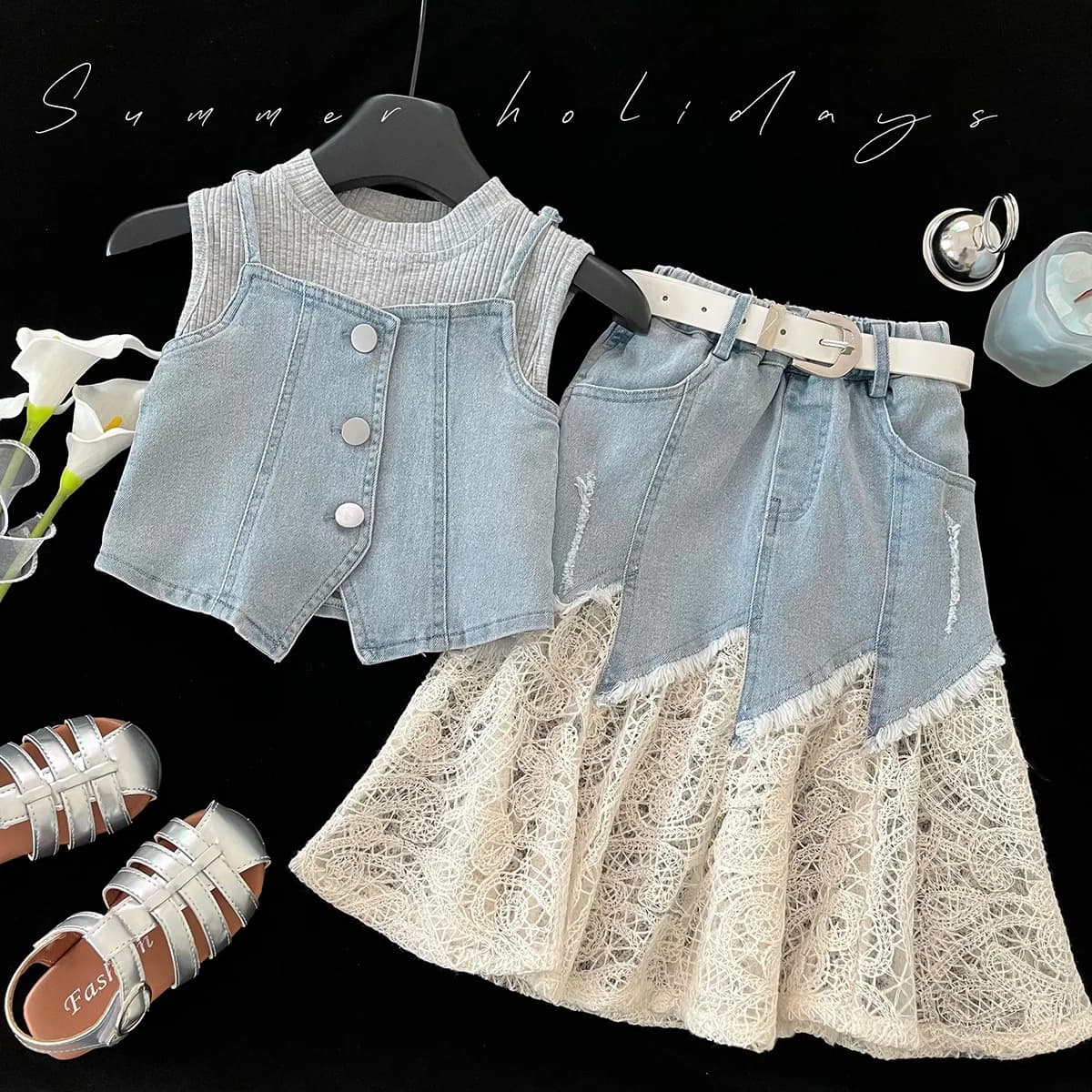 2025 Estate Nuova Ragazza Set Senza Maniche Top Strap Denim Pizzo Splicing Gonna di Jeans Moda Edizione Coreana Alla Moda Due Pezzi Set