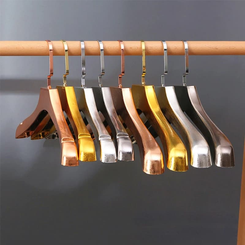 Appendiabiti antiscivolo dorato da 5 pezzi, grucce per abiti per adulti con spalla larga 3 cm, portaoggetti per armadio per cappotti, magliette, maglioni, pantaloni