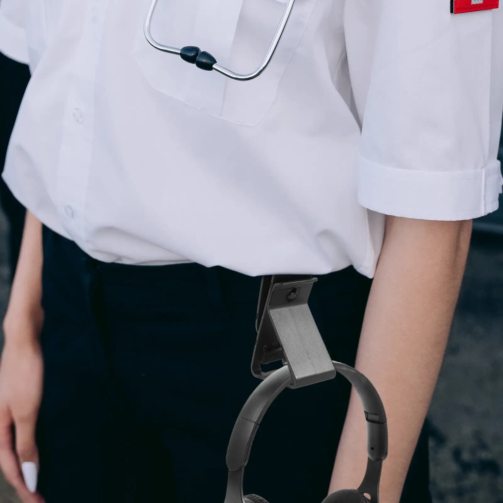 Quick release belt headphone clip, mobile phone support, portable earphone holder, gaming headphone belt clip