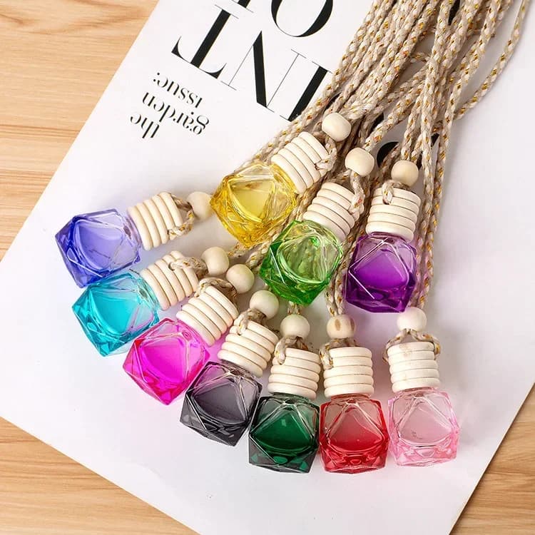 New fragrance for automatic aromatherapy, pendant bottle, perfume diffuser, automotive decoration, glass bottle hanging for car, vacuum perfume
