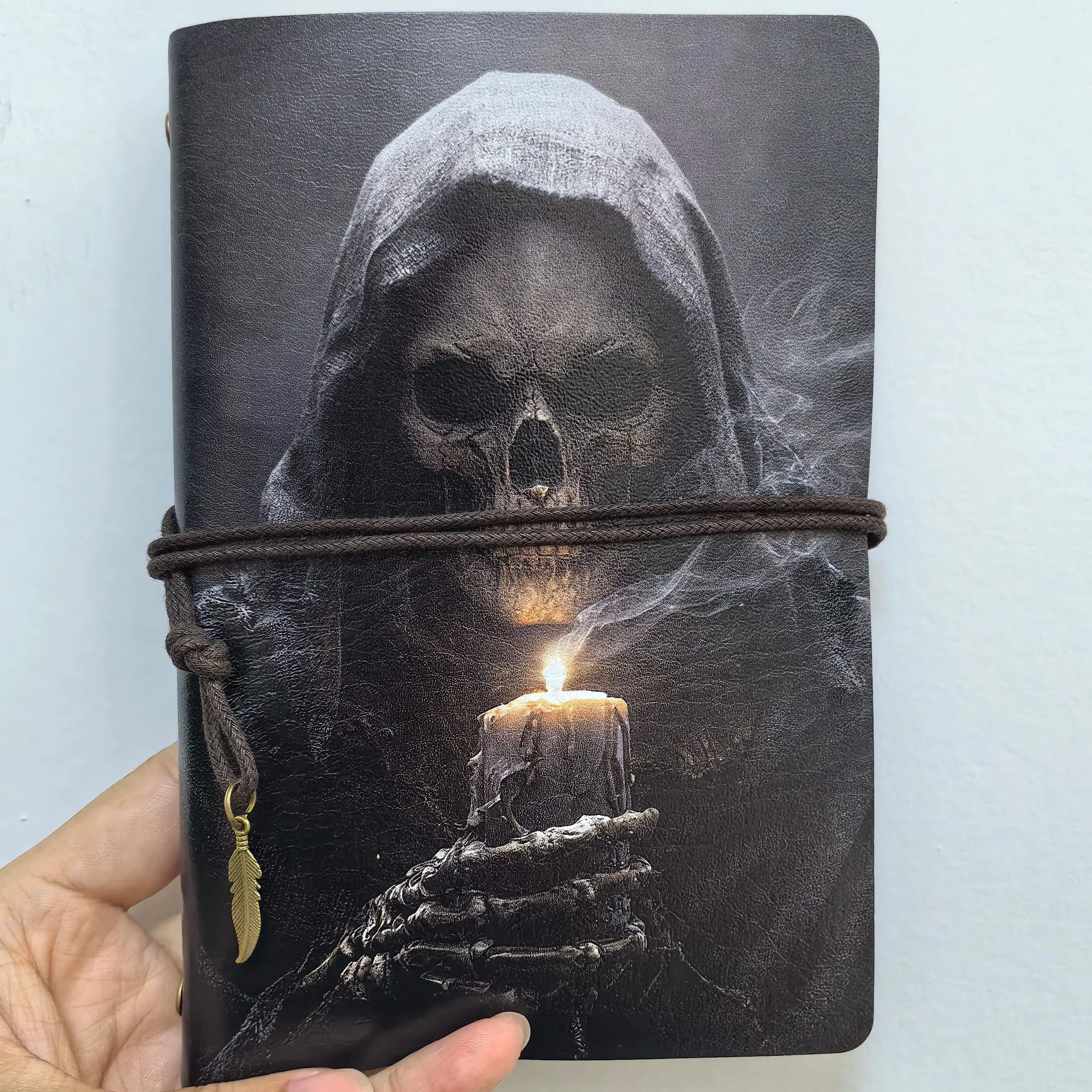 Diario in Pelle A6 con Teschio di Halloween, Taccuino Gotico da Viaggio per Regalo e Uso Quotidiano a Tema Horror