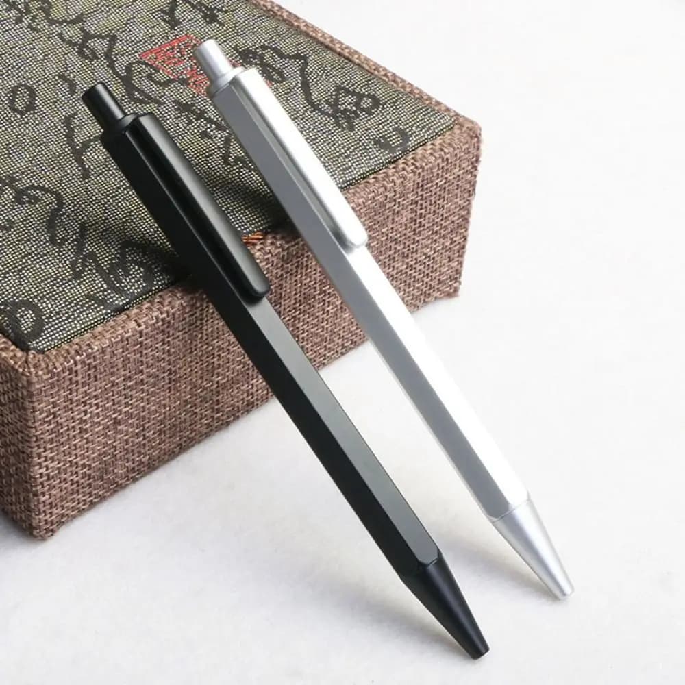 Penna a sfera esagonale interamente in metallo con penna gel con inchiostro nero, penna da scrittura di lusso leggera, forniture di cancelleria per studenti