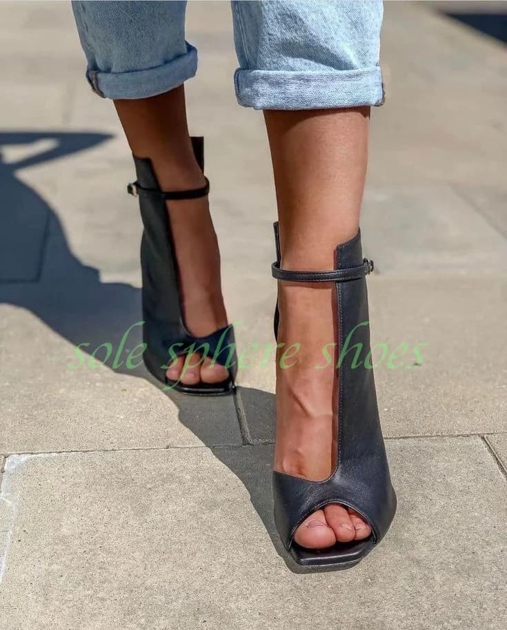 Lady Black Casual New Arrive Peep Toe Sandals Hot Sale Classic Black Hollow Design Pumps Daily Party Pu Pumps Summer Runway Size