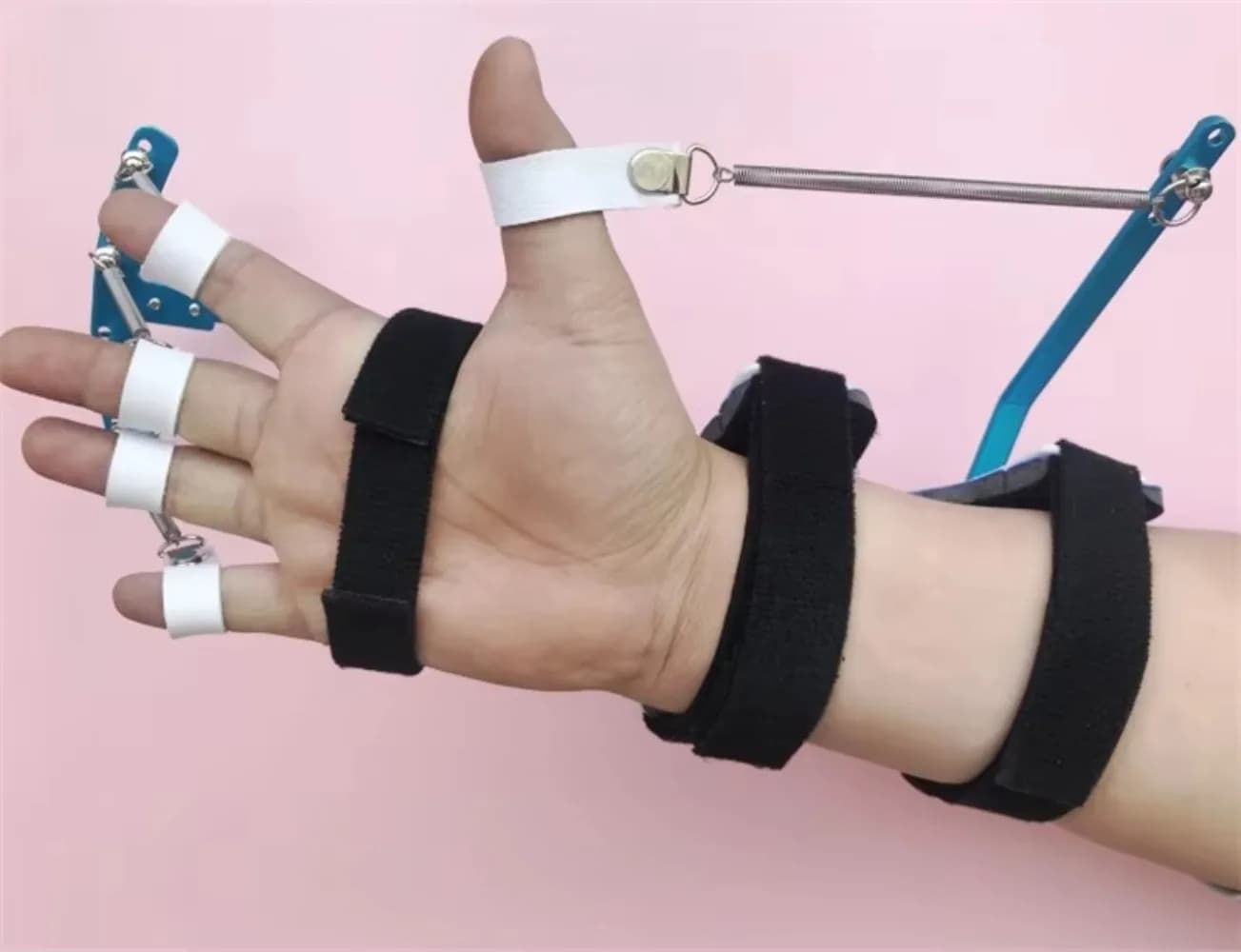 Divisore per riabilitazione muscolare delle dita Ictus Emiplegia Polso dinamico Attrezzatura per esercizi per la forza delle dita Supporto per tastiera a molla